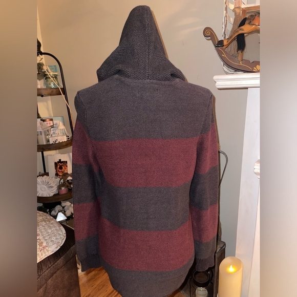 Urban pipeline pullover charcoal/burgundy sweater size young men’s (junior) L - Picture 2 of 7